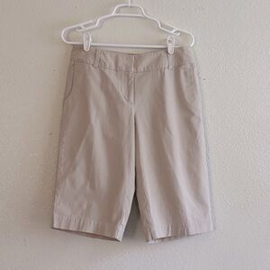 J. Jill Shorts Size 8 Genuine Fit Below Waist Khakis Bermudas Pockets